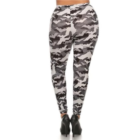 (Plus) Curvy Gray and White Camo Peach Skin Leggings - Picture 3 of 4